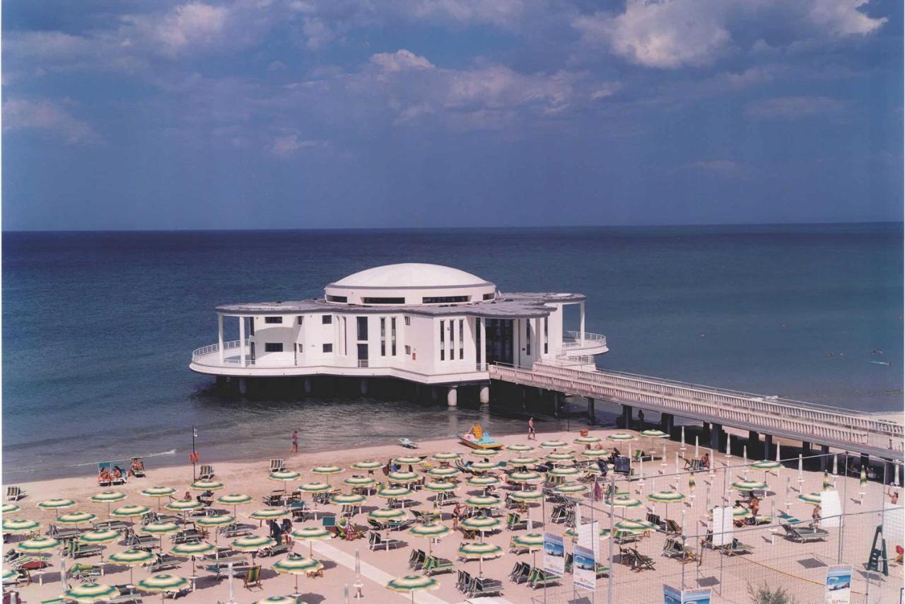 Hotel De La Ville Σενιγκάλια Εξωτερικό φωτογραφία